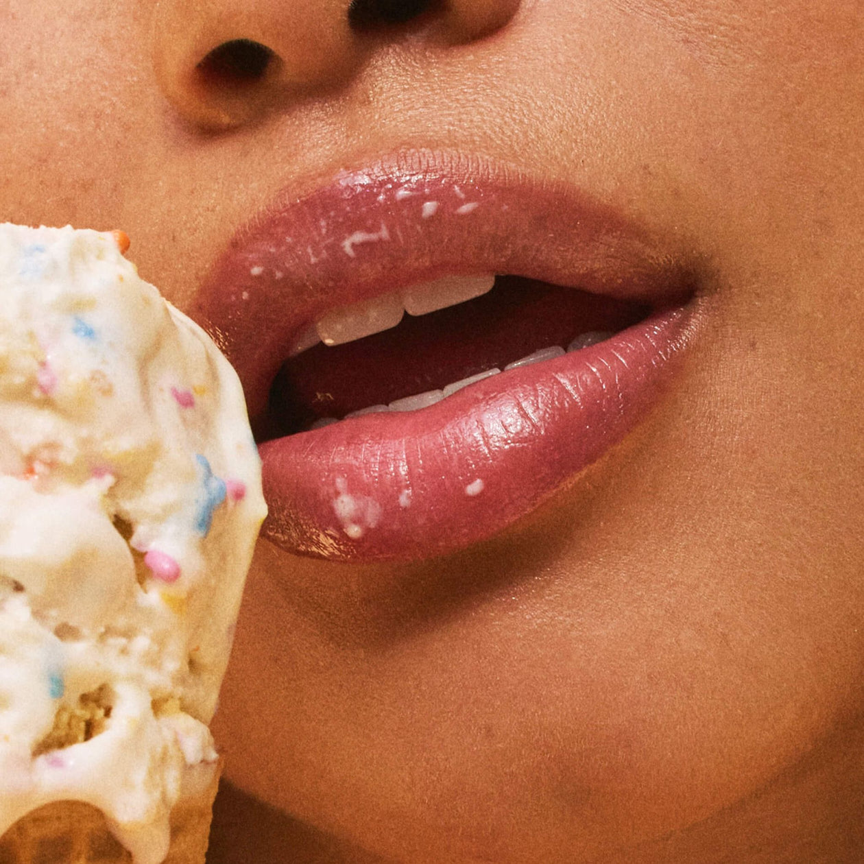 Lalicious Hydrating Butter Gloss - Birthday Cake SPF 30